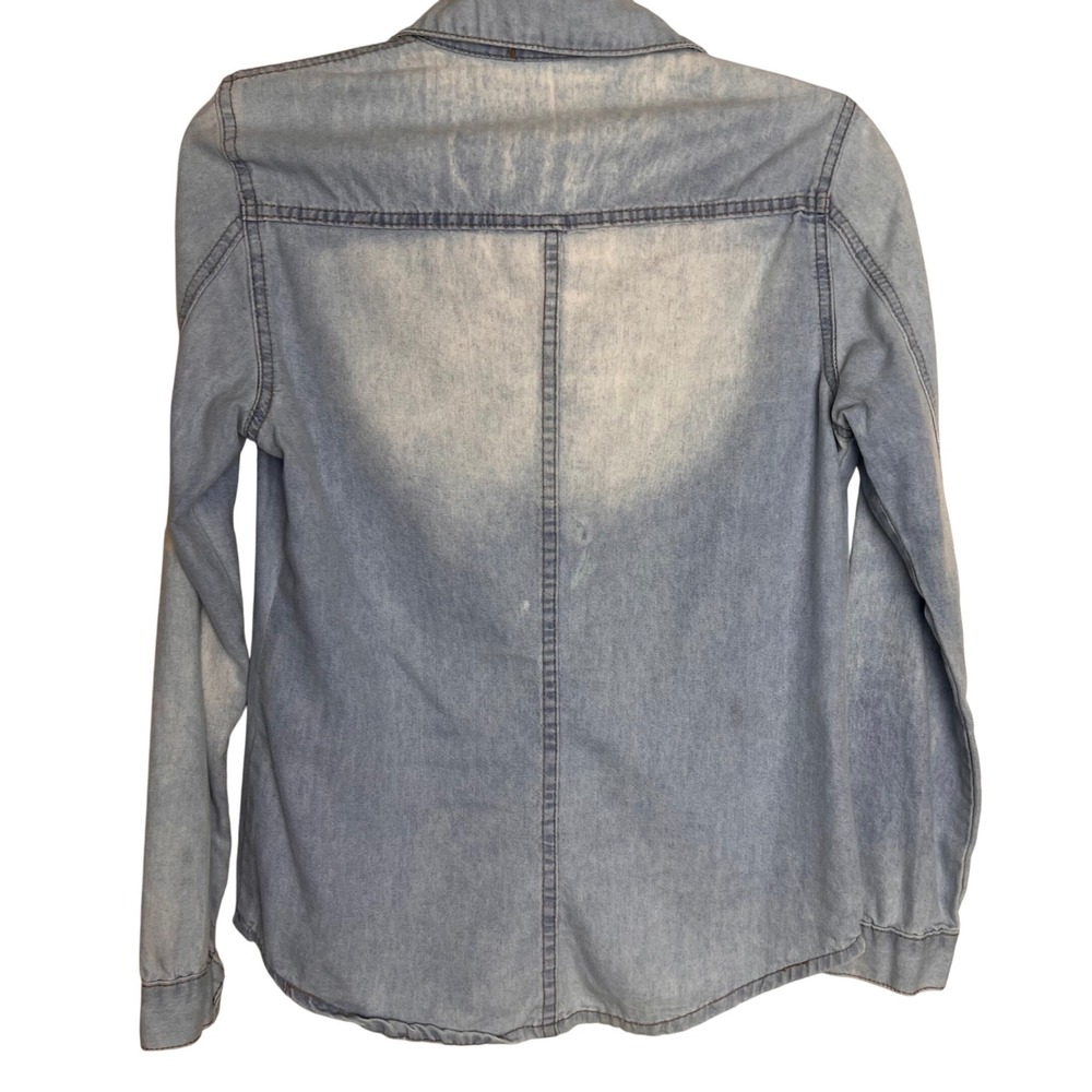 TNG Womens Light Wash‎ Denim Button Down Shirt Size S Chambray Acid Wash Blue - Picture 2 of 5